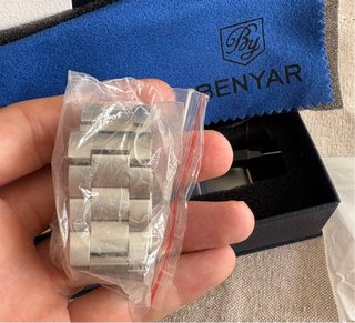 Reloj Benyar Automático Negro y Rojo