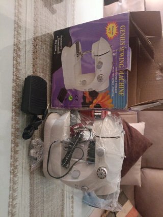 Máquina de coser con pedal