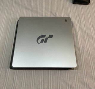 Consola PS4 Edición Especial GT + juegos