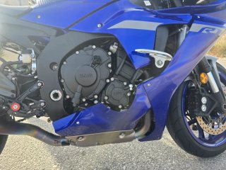 Yamaha r1