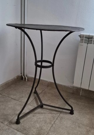 Tavolo rotondo in ferro battuto