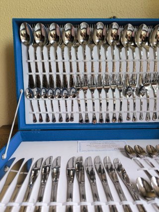 Cubertería de acero inoxidable A ESTRENAR