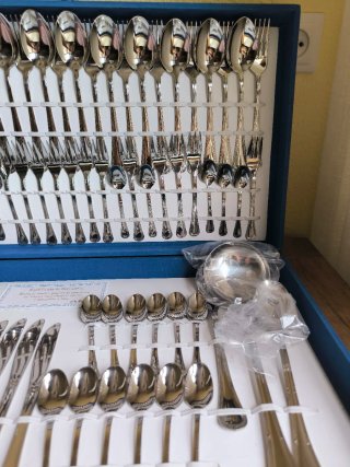 Cubertería de acero inoxidable A ESTRENAR