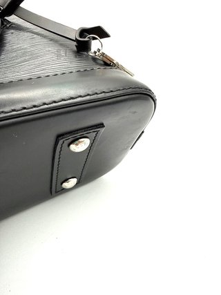 Louis Vuitton Alma Negra