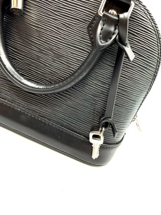 Louis Vuitton Alma Negra