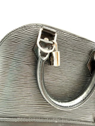 Louis Vuitton Alma Negra