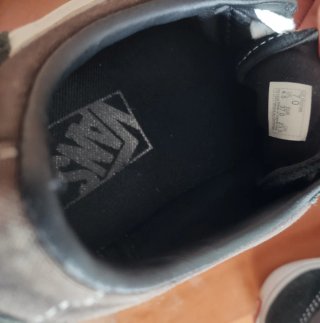Zapatillas Vans Negras y Blancas