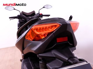 YAMAHA X-MAX 300 TECH MAX