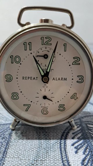 Reloj despertador Peter clásico