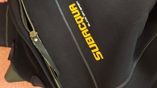 Traje seco de buceo subaqua