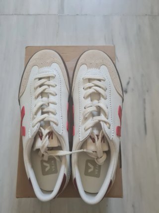 Zapatillas Veja Volley Blancas y Rojas