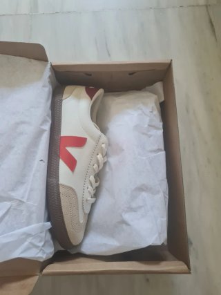 Zapatillas Veja Volley Blancas y Rojas