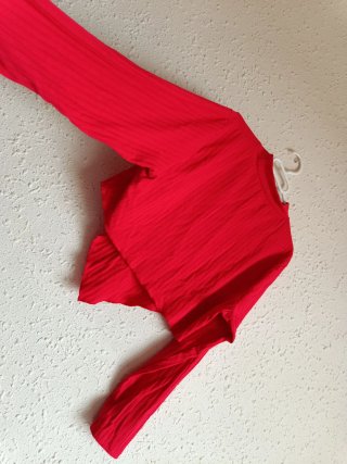 Camiseta roja de invierno  mujer