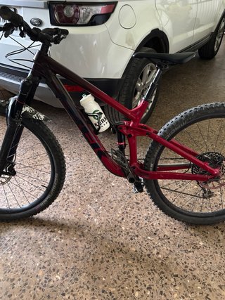 Bicicleta Enduro Roja Trek slash 8