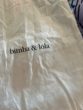 Pañuelo Bimba y Lola estampado bocas