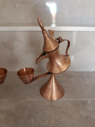 Coppia di antiche caffettiere in bronzo