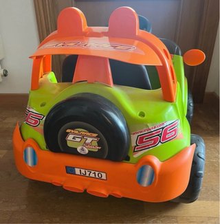 Coche eléctrico infantil