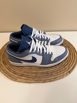 Jordan 1 Low Azul y Blanco