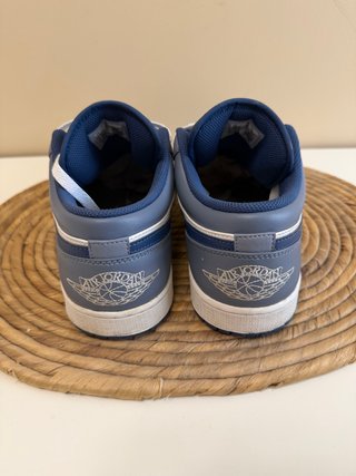 Jordan 1 Low Azul y Blanco