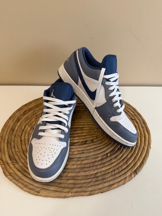 Jordan 1 Low Azul y Blanco