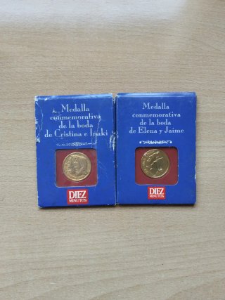 Lote 2 Medallas Conmemorativas Diez Minutos