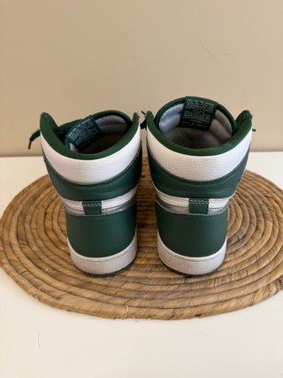 Jordan 1 Retro High OG Verde y Blanco