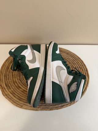 Jordan 1 Retro High OG Verde y Blanco