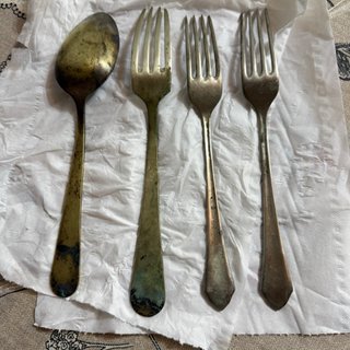 Juego de cubiertos antiguos