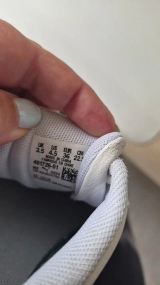 Zapatillas Puma Blancas y Beige