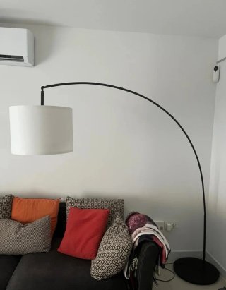 Lámpara de pie curva metal y tela