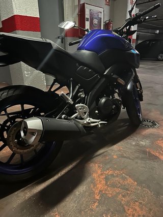 Yamaha MT-125 Azul y Negra