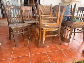 6 Sillas de madera maciza para restaurar