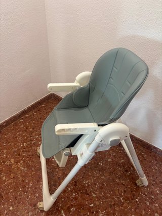 Trona bebé gris y blanca