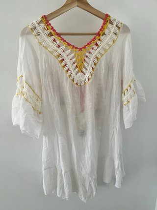 Vestido playa blanco con pompones