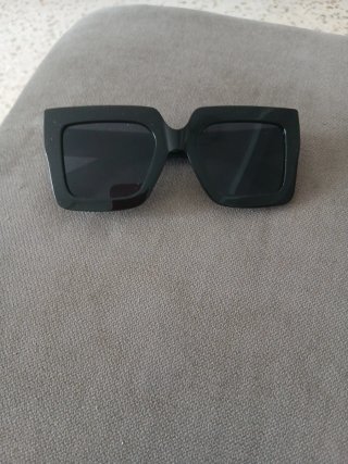 Gafas de sol cuadradas negras
