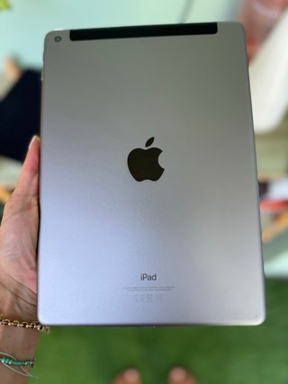 iPad 6ª Gen Wi-Fi + Cellular Grigio Siderale