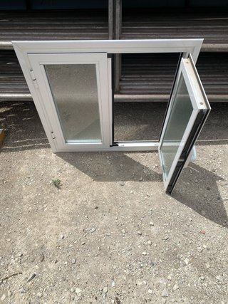 Ventanas de aluminio blanco climalit con persiana