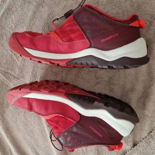Zapatillas Crossrock Mujer Talla 36/37. Rojas