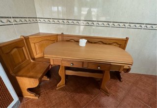 Mesa y banco de cocina de madera