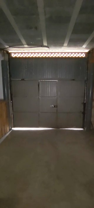 Portal de garaje de hierro