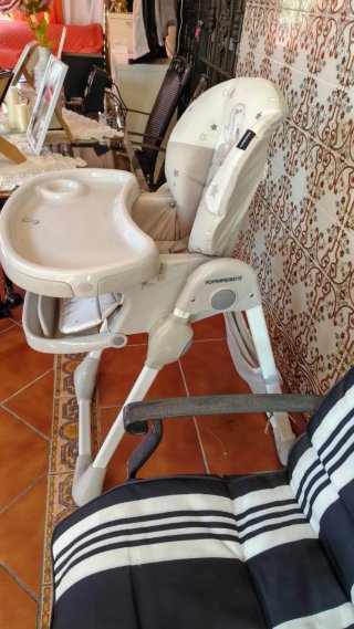 Trona infantil poco uso