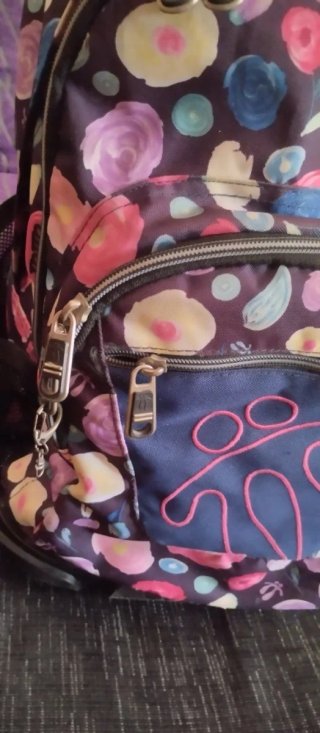 Mochila Totto escolar floral