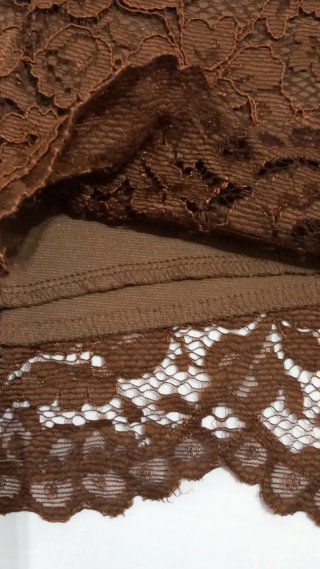 Pantalón corto encaje marrón
