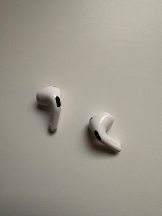 Airpods 4 con cancelación de sonido