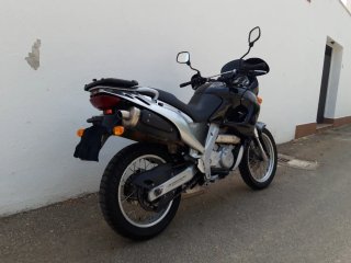 Moto Aprilia Pegaso 650 cube