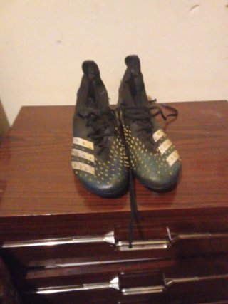 Botas de fútbol Adidas predator como nuevas