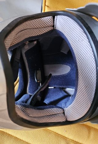 Casco de moto integral plateado
