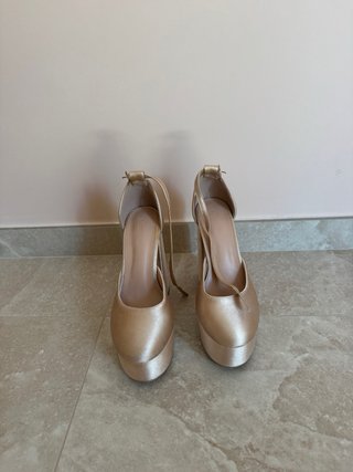 Scarpe con tacco alto in raso