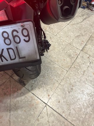 Kymco AK550 Maxi Scooter Negra