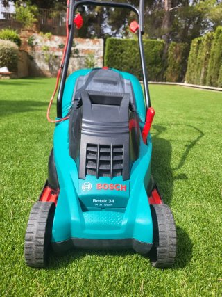 Cortacésped Eléctrico Bosch Rotak 34